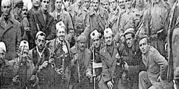 “Për masakrën e 21 tetorit të 43′-it, ku vetëm nga familja ime ishin pesë të pushkatuar, fisi ynë ka bërë një kallëzim penal në ’94-ën, ndaj Mehmet Shehut, por…”/ Dëshmia e avokat Artan Murrizit