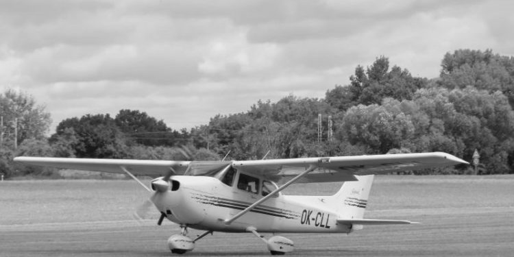 “Sapo zbrita me avionin tim në ‘Sheshin e Kuq’ në Moskë, më rrethuan turma njerzish kureshtarë dhe pas një ore erdhi kryepolici i qytetit, i cili më tha…”/ Dëshmia e rrallë e gjermanit që sfidoi kryeqendrën e Lindjes Komuniste
