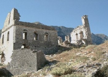 “Në momentet e fundit të jetës në dhomën e spitalit, Eqerem bej Vlora, më la disa porosi dhe amanetin…”?/ Dëshmia e rrallë e Hëna Ali Këlcyrës për mikun e familjes që s’donte të varrosej në Vjenë
