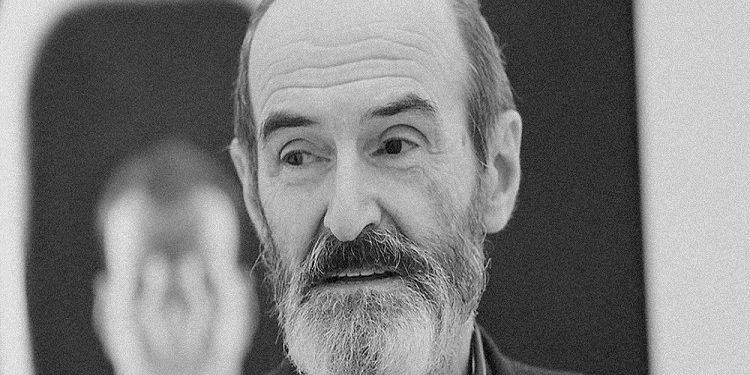 “Piktori rus Gustav Klutsis, u arrestua me 16 janar 1938 dhe u dënua me vdekje nga një komision i NKVD-së (Policia politike), i akuzuar për…”/ Libri i ri i gazetarit dhe diplomatit Bashkim Trenova