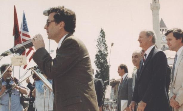 “Ne morëm pjesë si të ftuar, por vetëm në një pjesë të programit dhe jo në bisedimet zyrtare me kryetarët e delegacioneve, pasi…”/ Zbulohet telegrami i delegacionit shqiptar nga Forumi i Davosit, qershor ‘91