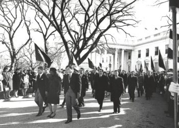 “Fidel Kastro dhe Enver Hoxha e kishin bërë publike gëzimin e tyre për vdekjen tragjike të presidentit amerikan, John F. Kennedy…”/ Historia e panjohur e ish-kreut të SHBA-ve që Shqipërinë e kishte në zemër