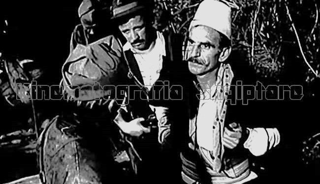 “Në 1961-in, kur ai i dërgoi letër Enver Hoxhës, që e bija e tij të lejohej për t’u kuruar në Itali, me shpenzimet e familjes, në përgjigjen që i erdhi në ’64-ën, thuhej…”/ Historia e panjohur e aktorit Enver Dauti