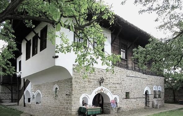 “Ushtarët osmanë plaçkisnin fshatrat, pllajat e malet dhe kapën çdo mashkull e femër, ua dogjën fshatrat dhe shtëpitë e…”/ Historia e panjohur e fshatrave shqiptare që gjenden sot në Bullgari