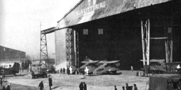 “Në ’46-ën, teksa po largohej nga aeroporti i Laprakës, shefi i misionit të SHBA-ve, gjenerali Jakobs, iu drejtua përkthyesit Petro Marko; ne po ikim, por…”/ Refleksionet e shkrimtarit të njohur