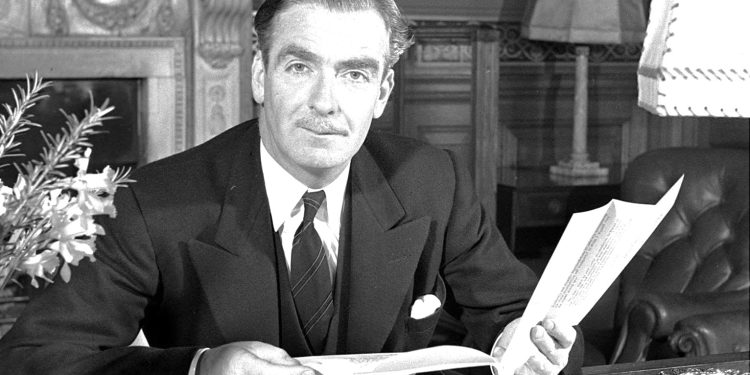“Gjenerali britanik Hodgson, që kryesonte misionin ushtarak në Tiranë, s’e kuptonte se në ç’kushte Shqipëria mund të bashkohej me federatën jugosllave…”/ Ana e panjohur e raporteve Tiranë – Beograd