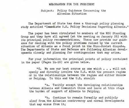“Shtetet e Bashkuara të Amerikës, nuk do të përfshihen hapur apo direkt me regjimin e Enver Hoxhës, apo në raportet mes Tiranës, Moskës apo Pekinit, pasi…”/ Zbulohet dokumenti sekret i vitit 1962
