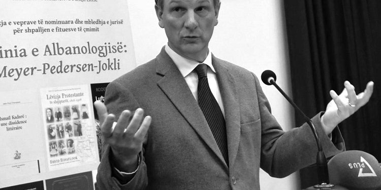 “Gjatë kthimit nga Mali i Zi nënkontesha erdhi në Shkodër dhe thotë se emrin qyteti e ka marrë nga kodra e kështjellës, pasi…” / Libri i panjohur “Brigjet lindore të Adriatikut”, që u botua në Londër