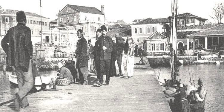 “Stef Kaçulini në revistën ‘Vegim Drite’ shkruan: në fillim të shërbimit meshtarak, Dom Nikollë Kaçorri kreu detyrën e mësuesit të shkollës austro-hungareze në Durrës…”/ Historia e panjohur e klerikut të famshëm