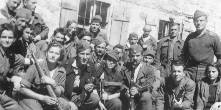 “Më 5 qershor ‘45, Enver Hoxha, urdhëron Divizionin V të UNÇSH; të arratisurit e dorëzuar në divizionin tuaj, dërgojani Divizionit 52 të Ushtrisë Jugosllave dhe…”/ Refleksionet e historianit të njohur