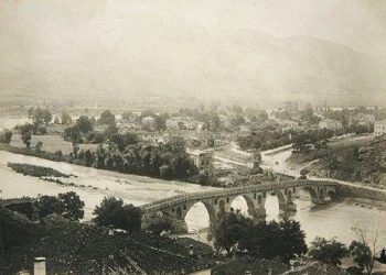 “Ura në Hercegovinë, në qytetin Koxha që gjendet mbi lumin e thellë, dhe është ndërtuar në kohën e Sulltan Sulejmanit, ka një hark prej druri, kurse kjo e Beratit…”/ Ana e panjohur e ndërtimit të urës së Goricës