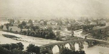 “Ura në Hercegovinë, në qytetin Koxha që gjendet mbi lumin e thellë, dhe është ndërtuar në kohën e Sulltan Sulejmanit, ka një hark prej druri, kurse kjo e Beratit…”/ Ana e panjohur e ndërtimit të urës së Goricës