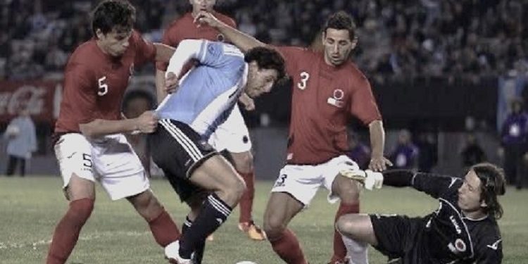 “Unë markoja Mesnin dhe flisja në italisht me të, i kërkova që në fund të ndeshjes të shkëmbenim fanellat, por ai më tha…”/ Dëshmia e rrallë e ish-mbrojtësit kuqezi, që luajti kundër legjendës së Argjentinës