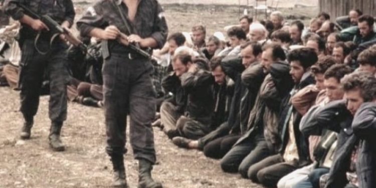 Në tetor ‘99, në një nga ish-bazat e shtabit komandues të bandave kriminale serbe, u gjet një listë me emra të formacioneve ushtarake që vepronin në Drenicë, si…”/ Ana e panjohur e krimeve serbe në Kosovë