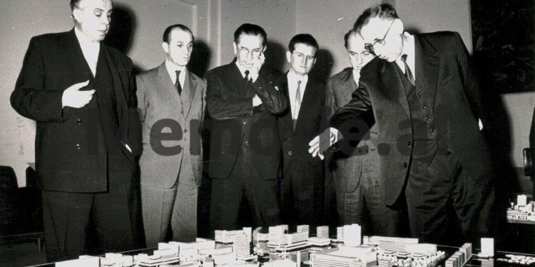 Janar 1975 / Kur Enver Hoxha merrte në ‘provim’ arkitektët dhe urbanistët për planin rregullues të Tiranës: Fotot e panjohura nga mbledhja e Byrosë Politike, ku u vendos fati i “Sheshit Skënderbej”