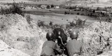 “Enver Hoxha nuk donte që t’i kishte në teritorin shqiptar këta refugjatë grekë komunistë, jo vetëm se shumë prej tyre ishin shumë problematikë, por sepse…”/ Ana e panjohur e “Provokacioneve të Gushtit 1949”