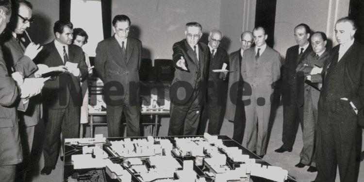 Janar 1975 / Kur Enver Hoxha merrte në ‘provim’ arkitektët dhe urbanistët për planin rregullues të Tiranës: Fotot e panjohura nga mbledhja e Byrosë Politike, ku u vendos fati i “Sheshit Skënderbej”