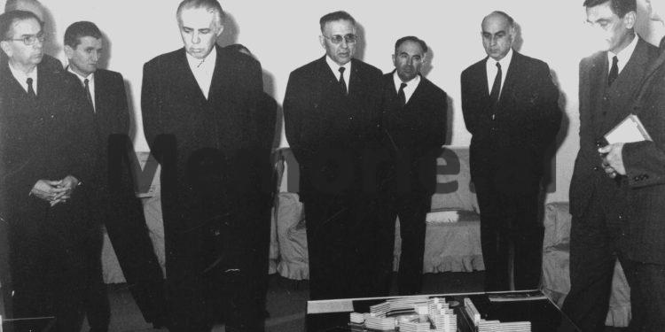 Janar 1975 / Kur Enver Hoxha merrte në ‘provim’ arkitektët dhe urbanistët për planin rregullues të Tiranës: Fotot e panjohura nga mbledhja e Byrosë Politike, ku u vendos fati i “Sheshit Skënderbej”