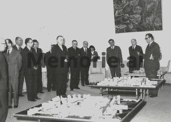 January 1975 / When Enver Hoxha ‘tested’ architects and urban planners for the regulatory plan of Tirana: Unknown photos from the Politburo meeting, where the fate of “Skënderbej Square” was decided