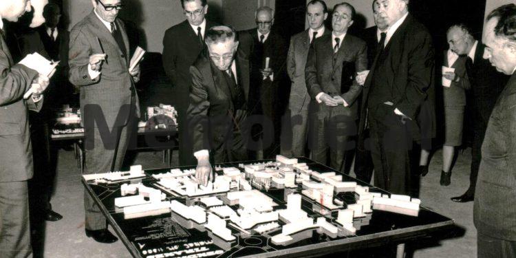 Janar 1975 / Kur Enver Hoxha merrte në ‘provim’ arkitektët dhe urbanistët për planin rregullues të Tiranës: Fotot e panjohura nga mbledhja e Byrosë Politike, ku u vendos fati i “Sheshit Skënderbej”