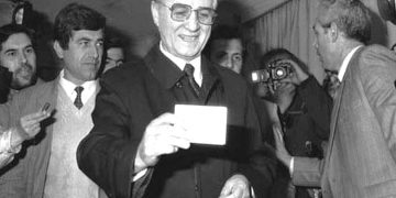 “Kur Spiro Dede tha se i kishte sugjeruar PD-së për nënkryetar Kuvendi, A. Meksin dhe Llambi Gegprifti tha se është më i miri që kanë, Ramiz Alia i pyeti…”/ Mbledhja e Byrosë, 11 prill ‘91