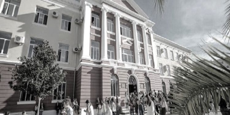 “Në ’74-ën, Koçon e larguan nga Tirana, pasi atë vit u diplomuan bijtë e ‘Bllokut’ të udhëheqjes dhe të vetë Enver Hoxhës, të cilat duhet që…”/ Historia e panjohur e arkitektit dhe urbanistit të famshëm