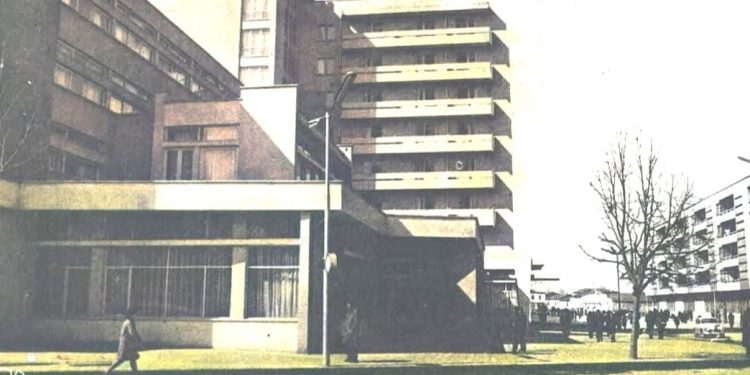 “Tirana po zhvillohet më shumë nga jugë-perëndimi, d.m.th. drejt fushës dhe shumë pak drejt kodrave të bukura të lindjes, rrëzë Dajtit, pasi…”/ Diskutimi i arkitektit të njohur, Sokrat Moskë, në vitin 1971