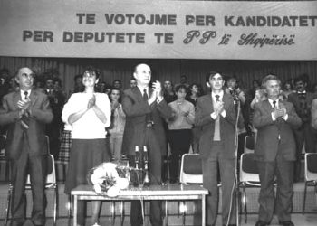 “Unë s’mund të merrem me mbjelljet e pranverës, në lagje, si gjithë të tjerët do të punojmë, paga jonë do jetë 7 mijë lekë, se ne s’marrim as një mijë lekëshin e luftës…”/ Fjala e Pali Miskës në Byro, 6 mars 1991