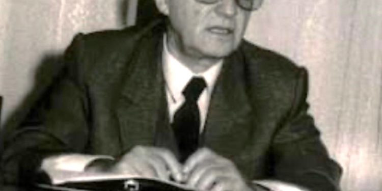 “Mehmet Elezi më tha që redaksinë e ‘Zëri i Rinisë’ e kishte telefonur njëri e, u kishte thënë se: ‘u krijua Partia Demokratike’…”/ Mbledhja e Byrosë me Ramiz Alinë, ditën e ekzekutimit të Çausheskut, 25 dhjetor ‘89