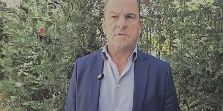 “Ne nuk bëmë kërkesë Presidiumit për faljen e jetës, pasi s’donim të rrinim më të lidhur me zinxhirë duarsh e këmbësh, siç na mbanin prej disa muajsh…”/ Intervista e Skënder Halucës, e para pak ditëve