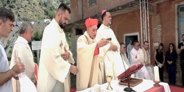 ‘Në Spaç na mbante gjallë Zoti”, të mbijetuarit rrëfejnë besimin që nuk ua theu dot regjimi komunist dhe vitet me Dom Ernest Simon Troshanin