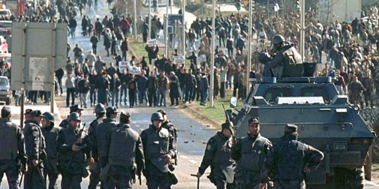 “Në masakrën e Prekazit të Skenderajt, më 5 – 7 mars 1998, u vranë 59 shqiptarë, nga të cilët 55 nga lagjja e Jasharajve…”. Dëshmia e publicistit të njohur për masakrat serbe në Kosovë, 1998-‘99