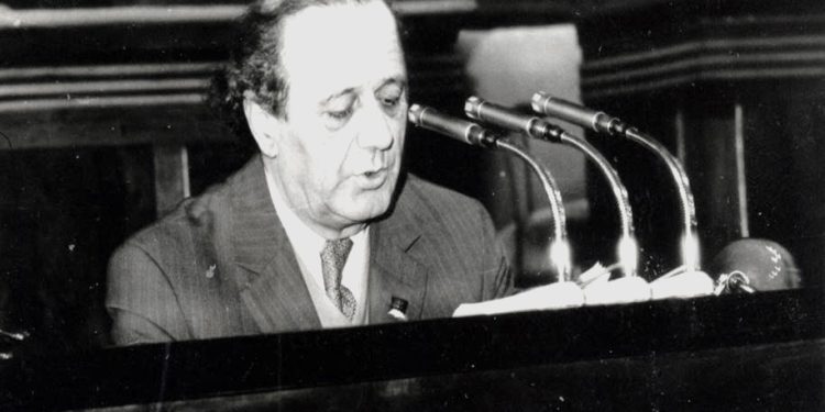 Kujtime nga takimet e mija për Dhimitër Shuteriqin, apo siç e konsideronin në atë kohë, ‘Diogjeni shqiptar’!