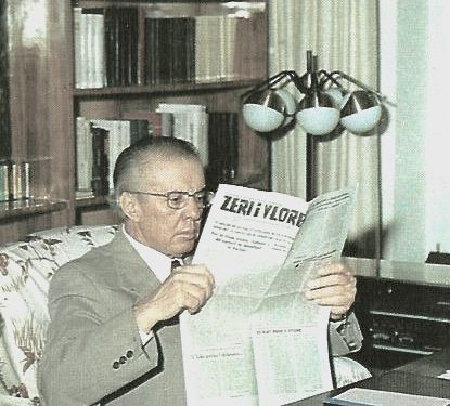 “Në dhjetor 1942, në një deklaratë të veçantë mbi pavarësinë e Shqipërisë, qeveria sovjetike theksoi se; BRSS-ja, nuk i njeh pretendimet italiane mbi…”/ Libri i Nikolali Shmelev, “Novaja Albanija” Moskë 1951