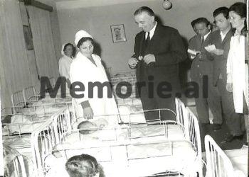“Gjatë vitit 1971, mortaliteti te fëmijët 0-1 vjeç ka qenë shumë i lartë, pasi kanë vdekur 7.027 foshnje!” / Zbulohet dokumenti i vitit ’72 që alarmoi udhëheqjen e PPSH-së