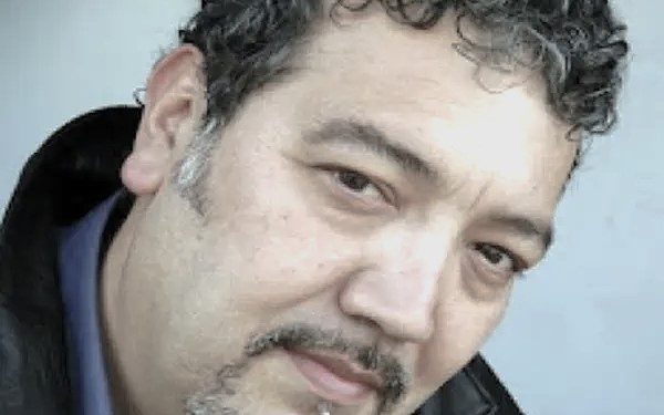 “Kush urdhëroi për hapjen e ambasadave, pse iu dha pasaporta për jashtë vëllait të Sadik Premtes, pse në RTSH doli fytyra e të arratisurit Gjergj Leka dhe…”?! / Raporti sekret për Ramiz Alinë, shtator ‘90