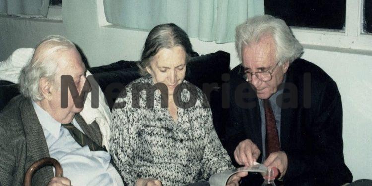 “Shuteriqi na krijonte mundësi që të takoheshim dhe të bisedonim e, në vitin 1974, ndërsa unë dhe grupi im i Pilurit ishim në Tiranë me këngën ‘Nga kjo baltë e kësaj toke’, ai…”/ Kujtimet e “Lasgushit të Bregut”