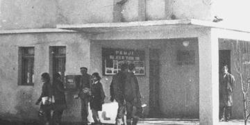 “Eni me Elbasanin, kabina 7; Eni me Elbasanin kabina 7; Daku me Lushnjën të mos presë, personi nuk është paraqitur…”/ Historia e Post-Telegrafës Shqiptare, nga periudha e Monarkisë, deri në vitet ’90-të