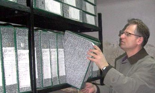 “Njësitë kriminale serbe në atë operacion të furishëm plaçkitën, dogjën e shkrumbuan 245 shtëpi të lagjes ‘Tusus’, i ndanin burrat nga gratë dhe fëmijët, ekzekutuan 25 meshkuj…”/ Masakra serbe e 26 majit ‘99