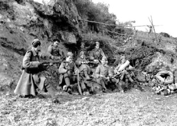 “Armët për komunistët grekë vijnë në mënyrë klandestine nga uzinat në Brescia dhe dërgohen në jug të Italisë e, më pas me barka në Shqipëri, duke kaluar nga…”/ Zbulohen dokumentet sekrete të CIA-s