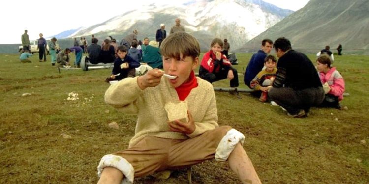“Në masakrën e Prekazit të Skenderajt, më 5 – 7 mars 1998, u vranë 59 shqiptarë, nga të cilët 55 nga lagjja e Jasharajve…”. Dëshmia e publicistit të njohur për masakrat serbe në Kosovë, 1998-‘99