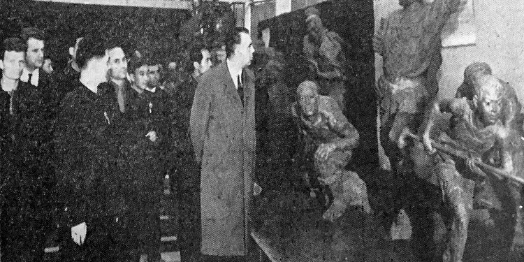 “Gjatë përurimit të ekspozitës, Enver Hoxha takoi edhe dy artistët kinezë që e shoqëronin atë, piktorin Lao Çun Pin dhe skulptorin Çan Su In, por ata nuk ishin autorët…”/ Dëshmia e Kujtim Buzës