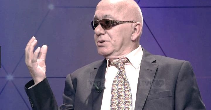“Unë dhe Pernaska i blemë në Budapest në ’72-in dhe i sollëm në Tiranë, ku akoma s’njihej ajo lojë, por kur ajo u përhap kudo, na thirrën në Klub dhe…”/ Dëshmia e rrallë e Faruk Sejdinit, për goglat përplasëse
