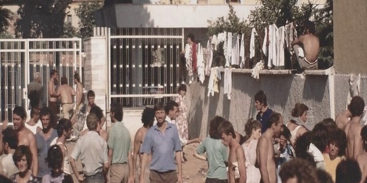 “Mund të pritet ndoshta një sulm ushtarak nga jugosllavët, po edhe nga grekët, duke thënë: ‘Do të hyjmë të mbrojmë vëllezërit tanë në minoritet’, prandaj Ushtria…”/ Fjala e Ramiz Alisë në Plenum, 6 korrik ‘90