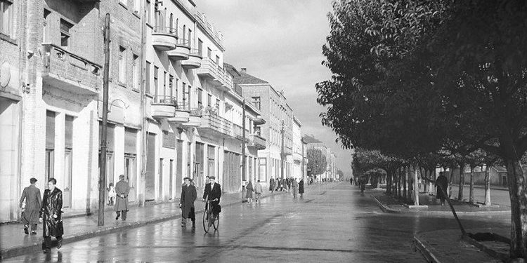 “Kafe – Pastiçeri ‘Tirana’, ishte një oaz perëndimor që frekuentohej nga elita e artistëve dhe shkrimtarëve të asaj kohe, si; Shuteriqi, Paskali, Petro Marko etj.,…”/ Historia e panjohur lokalit të famshëm