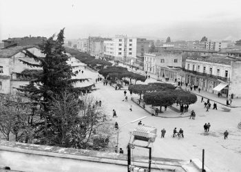 “Kafe – Pastiçeri ‘Tirana’, ishte një oaz perëndimor që frekuentohej nga elita e artistëve dhe shkrimtarëve të asaj kohe, si; Shuteriqi, Paskali, Petro Marko etj.,…”/ Historia e panjohur lokalit të famshëm