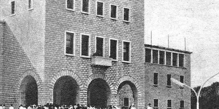 “Në Japoni, që në klasën e parë u thonë fëmijëve: ‘vendi ynë është i varfër, prandaj duhet të mësojmë e të punojmë’, kurse në shkollën tonë…”/ Diskutimi Gramoz Rucit në plenumin e 11-të të Komitetit Qendror, korrik ‘90