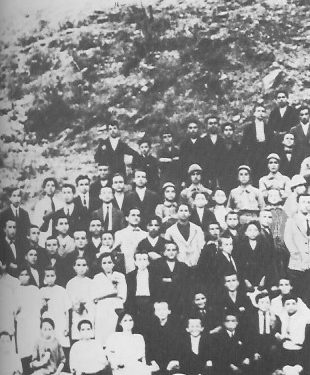 “Guvernatori Foresti, me të ardhur në Gjirokastër, thirri kryetarin e bashkisë, Hysen Hoxhën dhe i dha një telegram…”/ Zbulohet biografia e panjohur e Enver Hoxhës e vitit ’69, nga fondi i tij personal