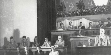 “Regjimi i Enver Hoxhës përballet me lëvizjet kundërshtare me masa represive, ministri Shehu ka krijuar disa batalione të veçanta ndjekjeje, që operojnë në…”/ Zbulohen dokumentet sekrete të CIA-s