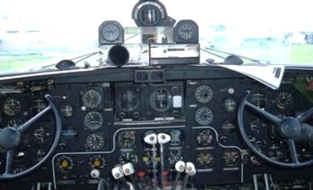 “Piloti e pa se drita e kuqe e karburantit nuk po vezullonte më, që do të thoshte se nga çasti në çast do të…”/ Si u shmang tragjedia ajrore mbi Jugosllavi në shtator 1957, me 26 udhëtarët shqiptarë…?!